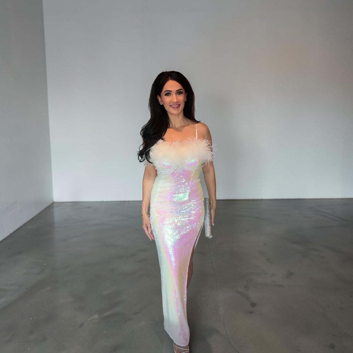 WOMEN'S SLEEVELESS SLIT BODYCON FEATHER TRIM SEQUINS MAXI DRESS