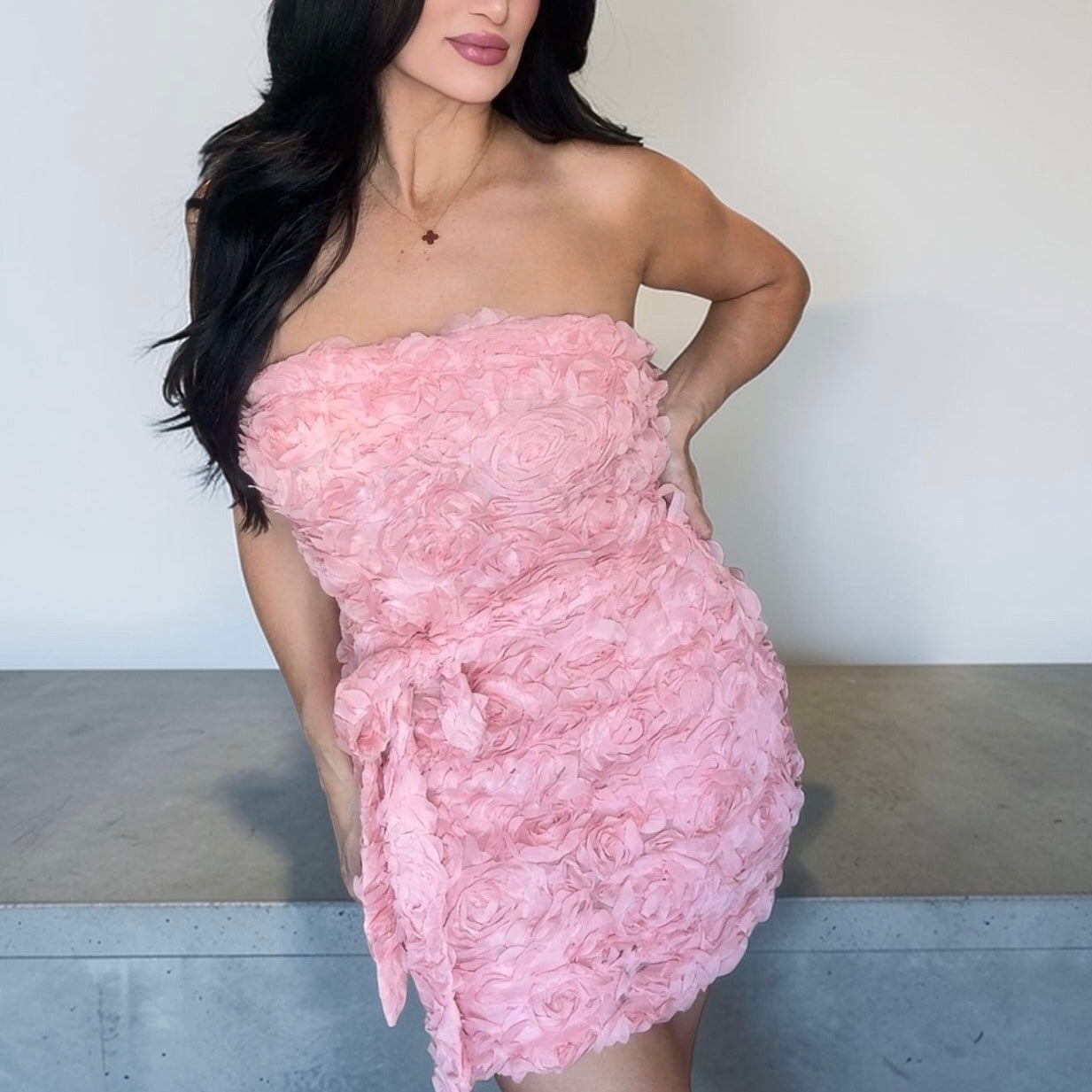 ROSY BELT STRAPLESS DRESS