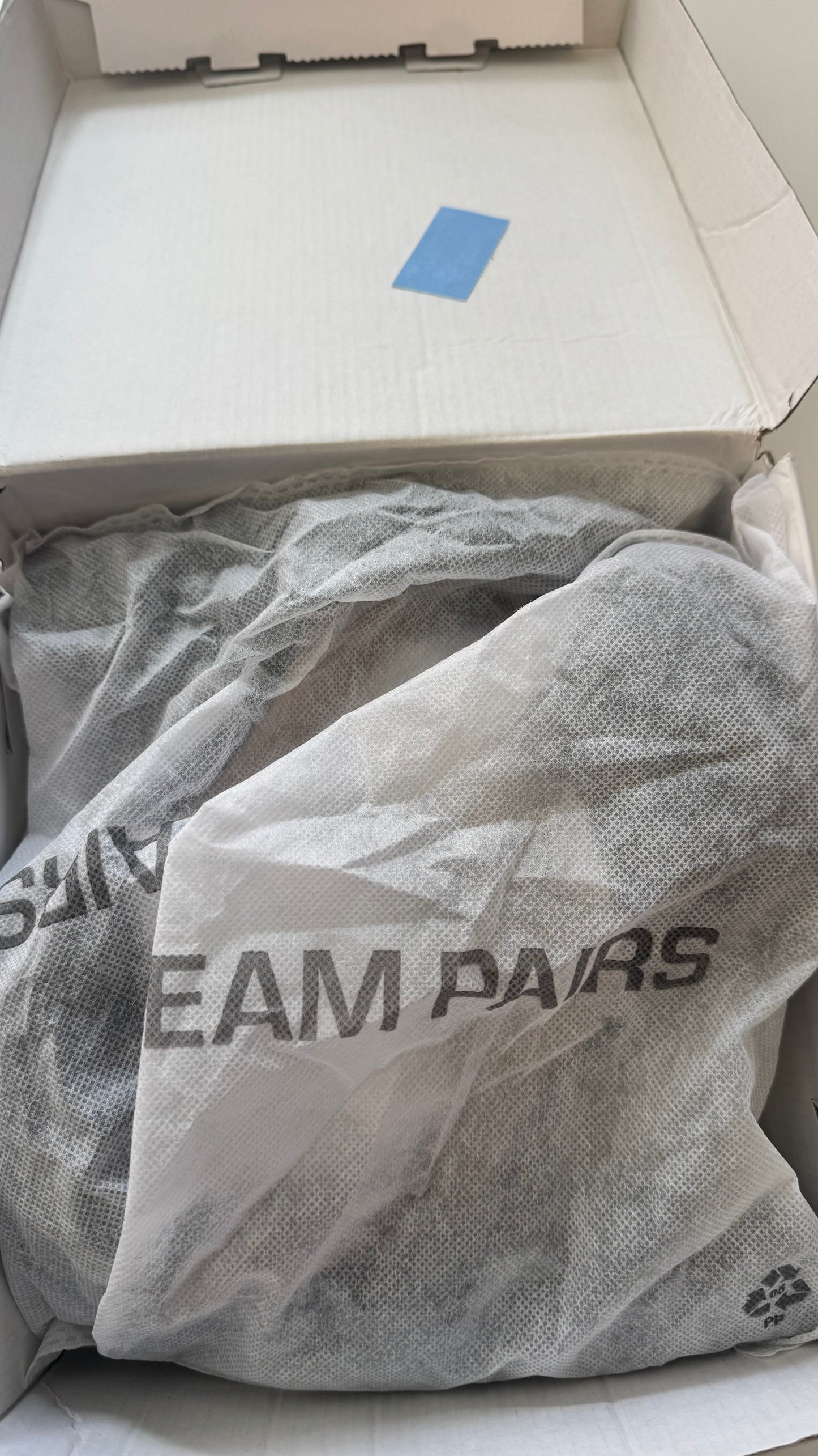 DREAM PAIRS BLACK PLATFORM HEELS – SIZE 8 – NEW WITH BOX