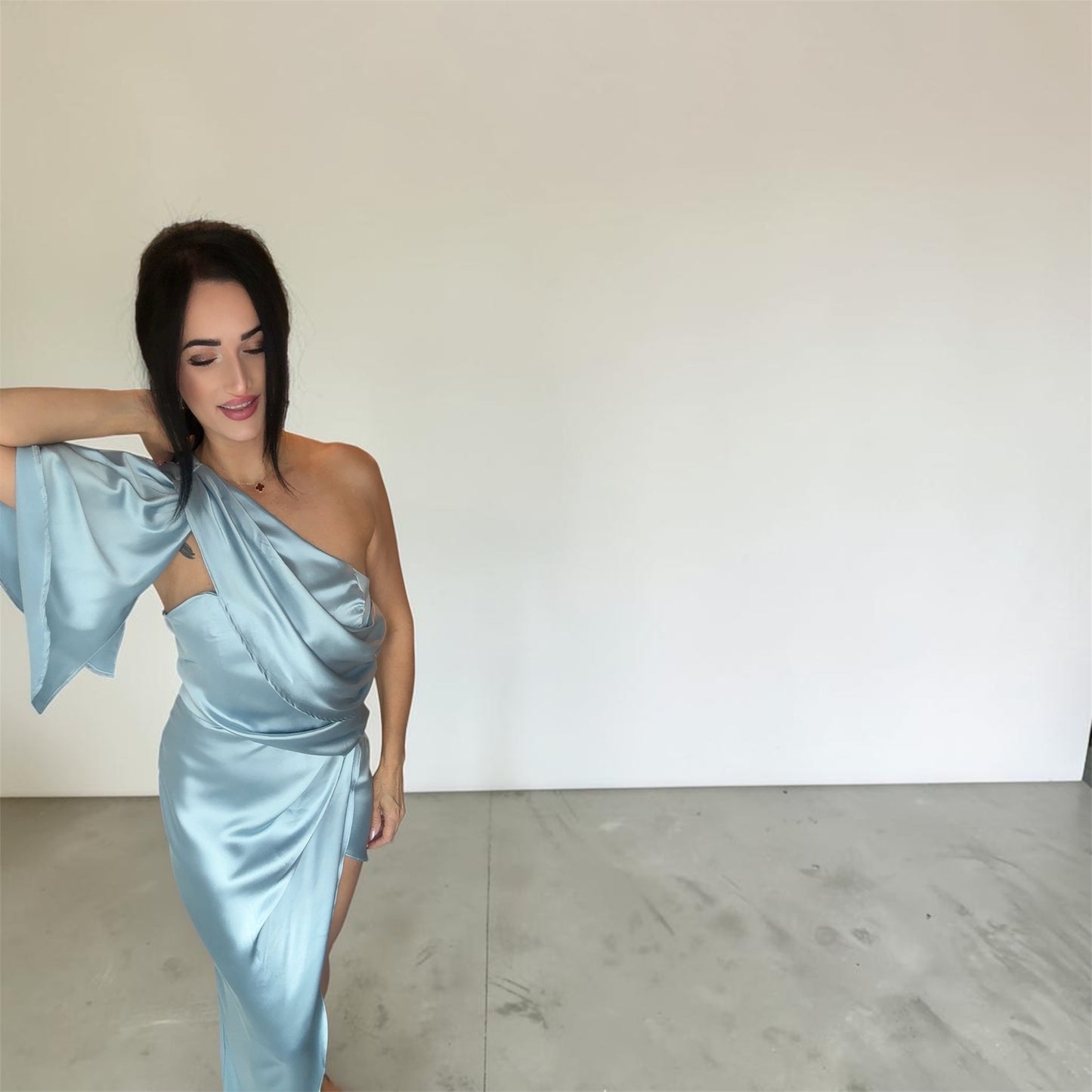 ONE SHOLDER SATIN DRESS