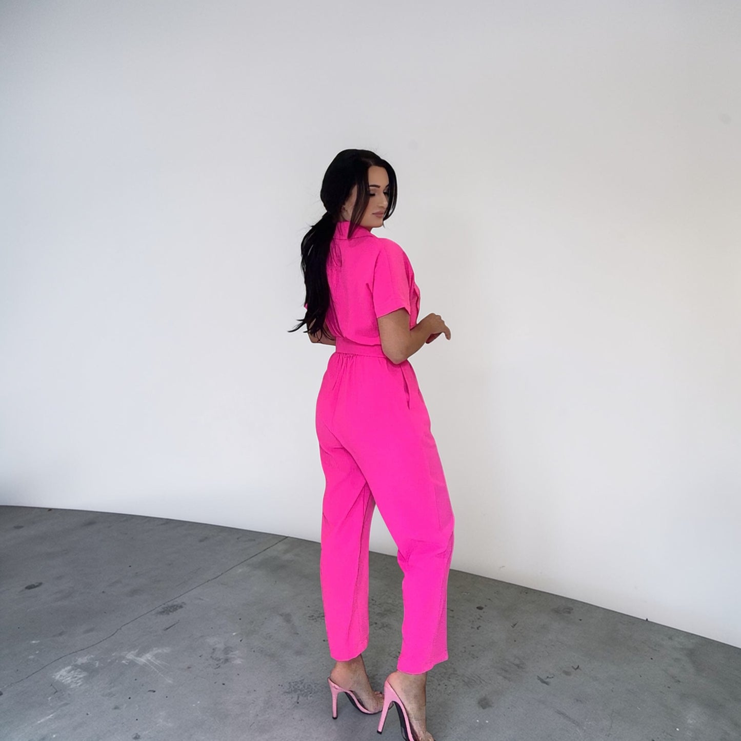 WOMEN'S SHORT SLEEVE BUTTON CLOSURE POCKETS BELTED JUMPSUIT