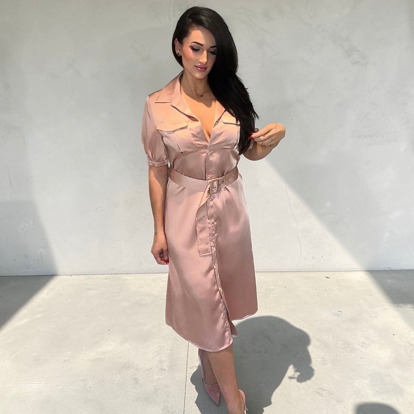 WOMEN'S SHORT SLEEVE BUTTON UP BELTED SATIN MIDI DRESS