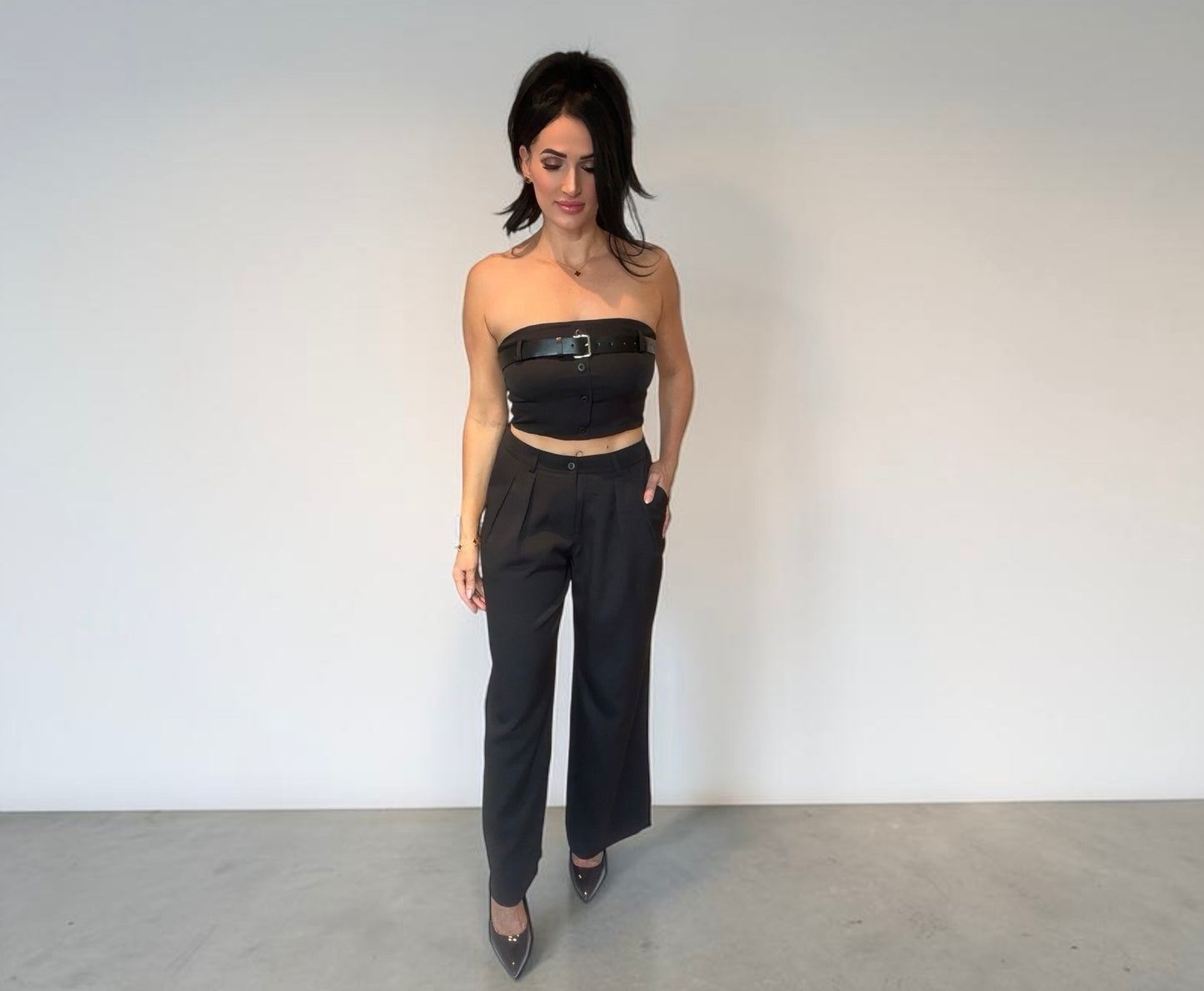 WOMEN'S SLEEVELESS CROP TOP & BUTTON CLOSURE PANTS BELTED SOLID 2PC. SET