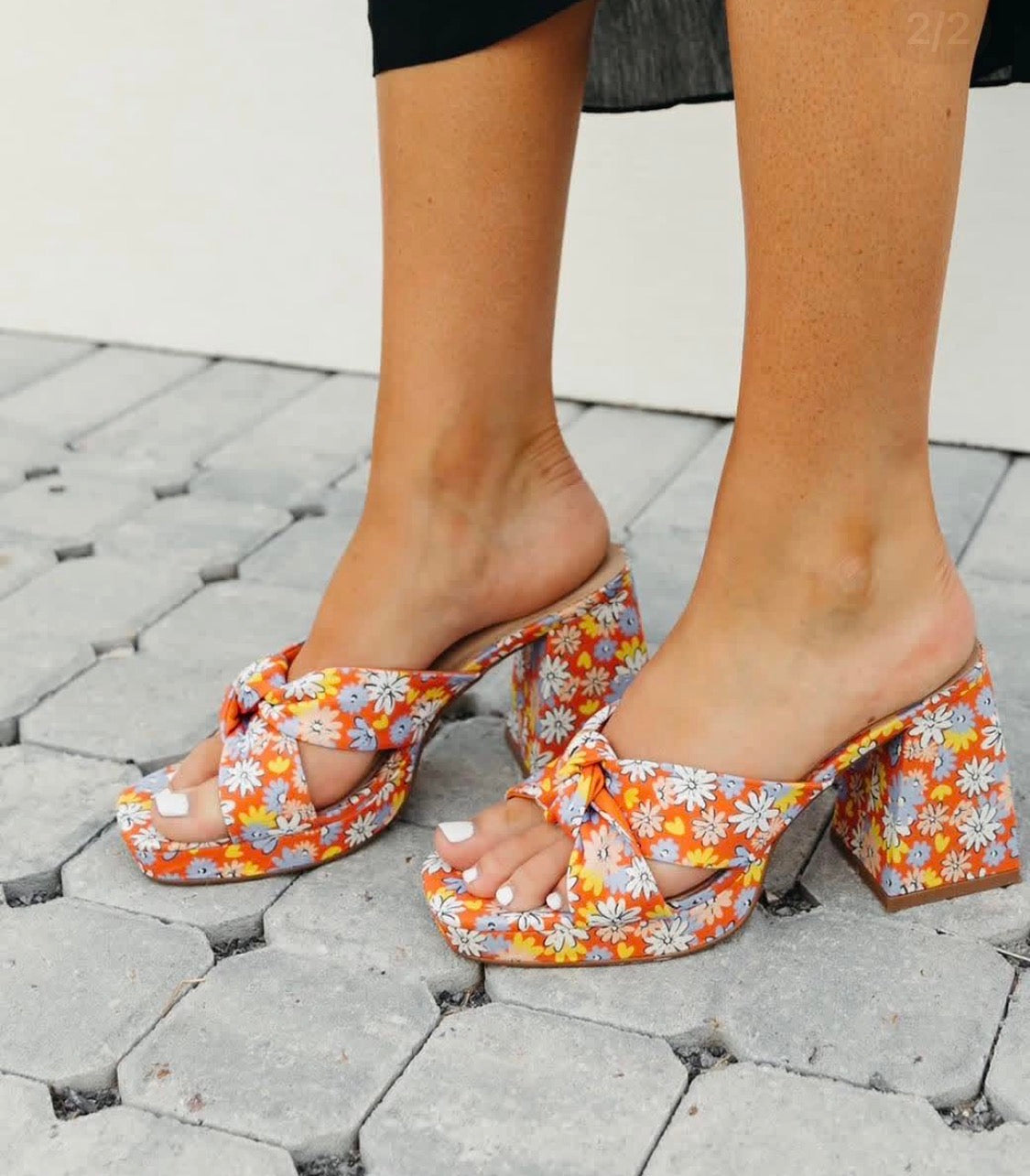 COCONUTS BY MATISSE FLORAL PLATFORM BLOCK HEELS – SIZE 8