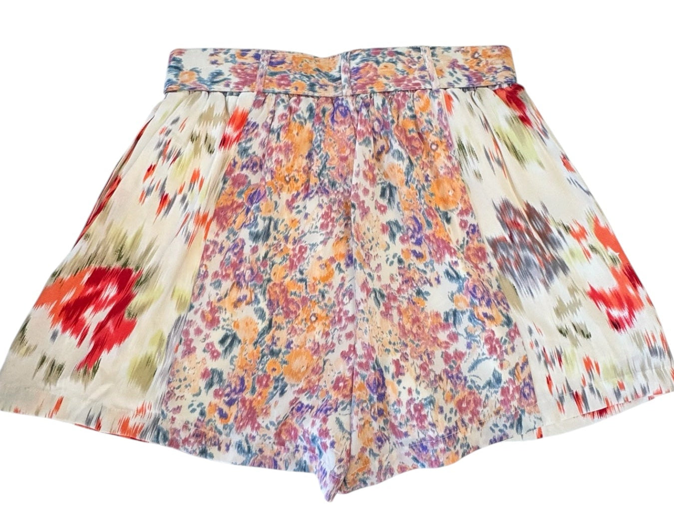 ENTRO BELTED SHORTS SIZE M - NWT