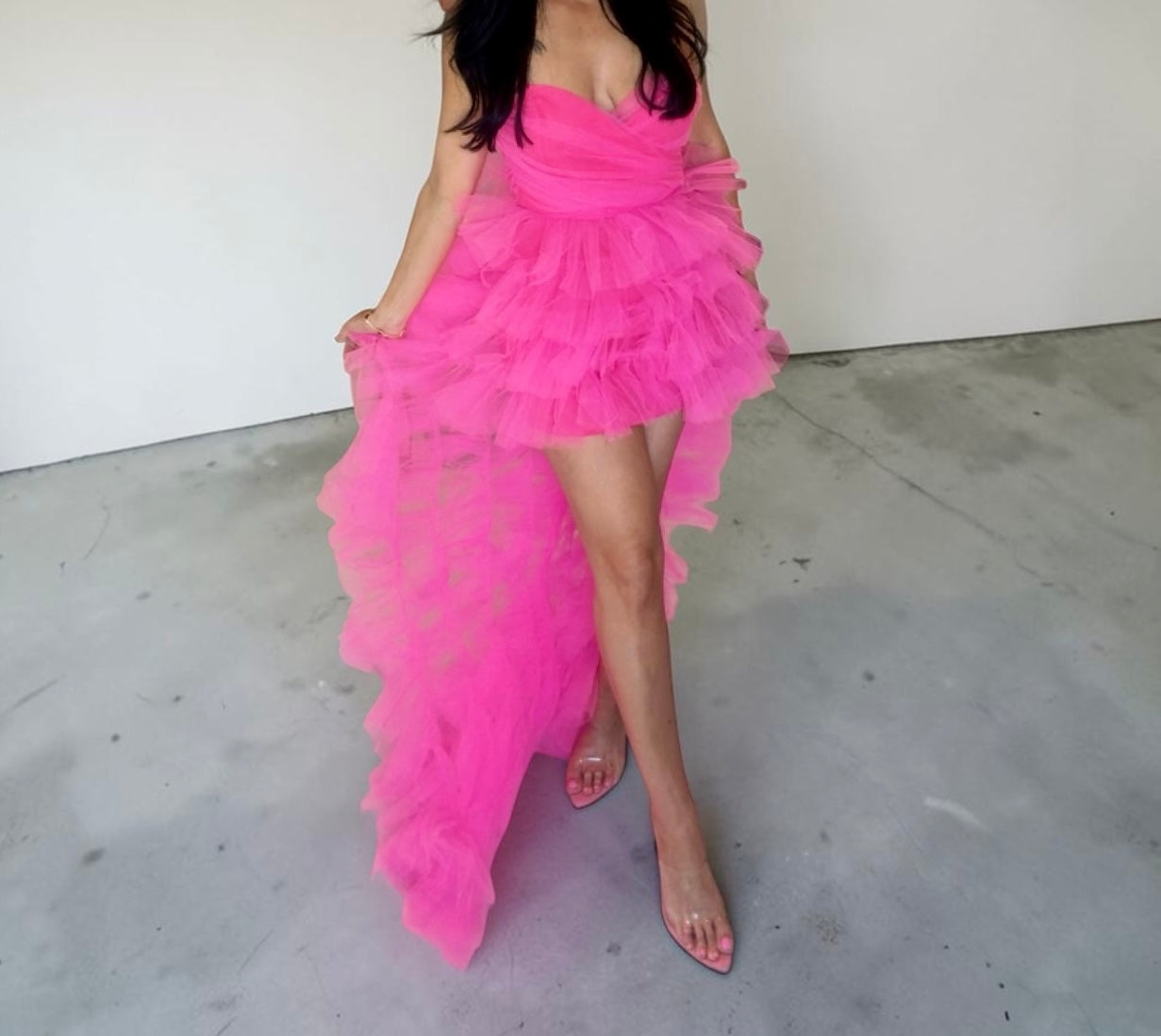 WOMEN'S SLEEVELESS SURPLICE TIERED RUFFLE HIGH-LOW MINI DRESS